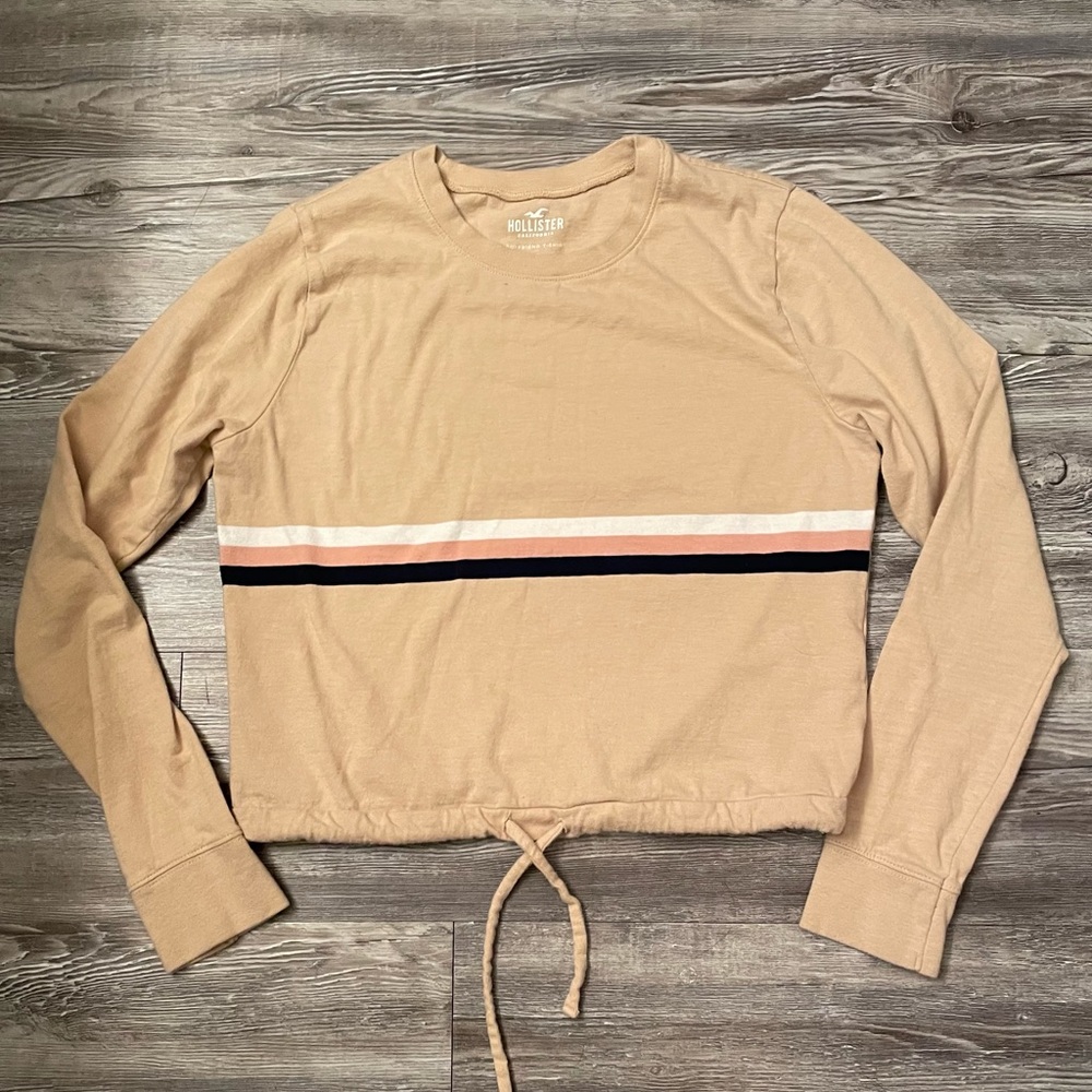 Hollister cropped long sleeve boyfriend T-shirt with drawstring size Small